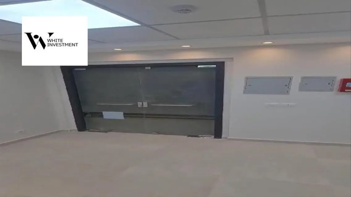 Hyde park business district office 65m with Ac&#39;s