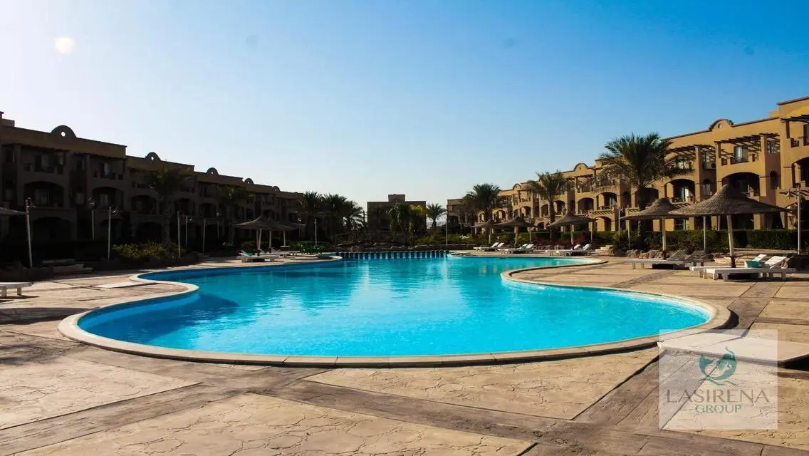 شالية للبيع دور اول قرية لاسرينا ريزورت عين السخنة