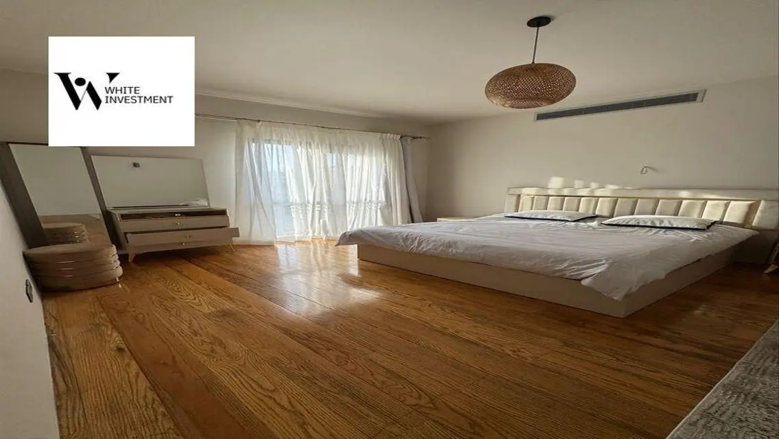 Eastown 210m 3beds fully furnished landscape view