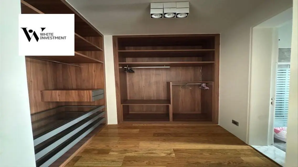 Eastown 210m 3beds fully furnished landscape view