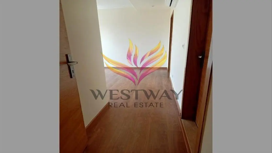 Upper Duplex for Rent in Westown, Beverly Hills