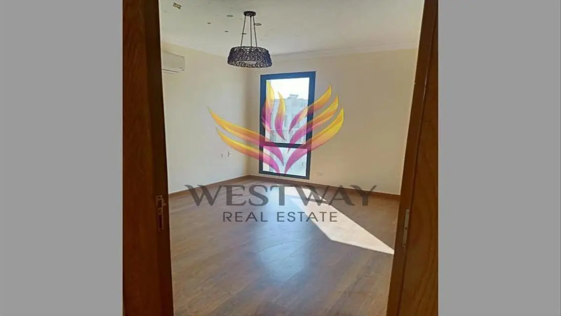 Upper Duplex for Rent in Westown, Beverly Hills