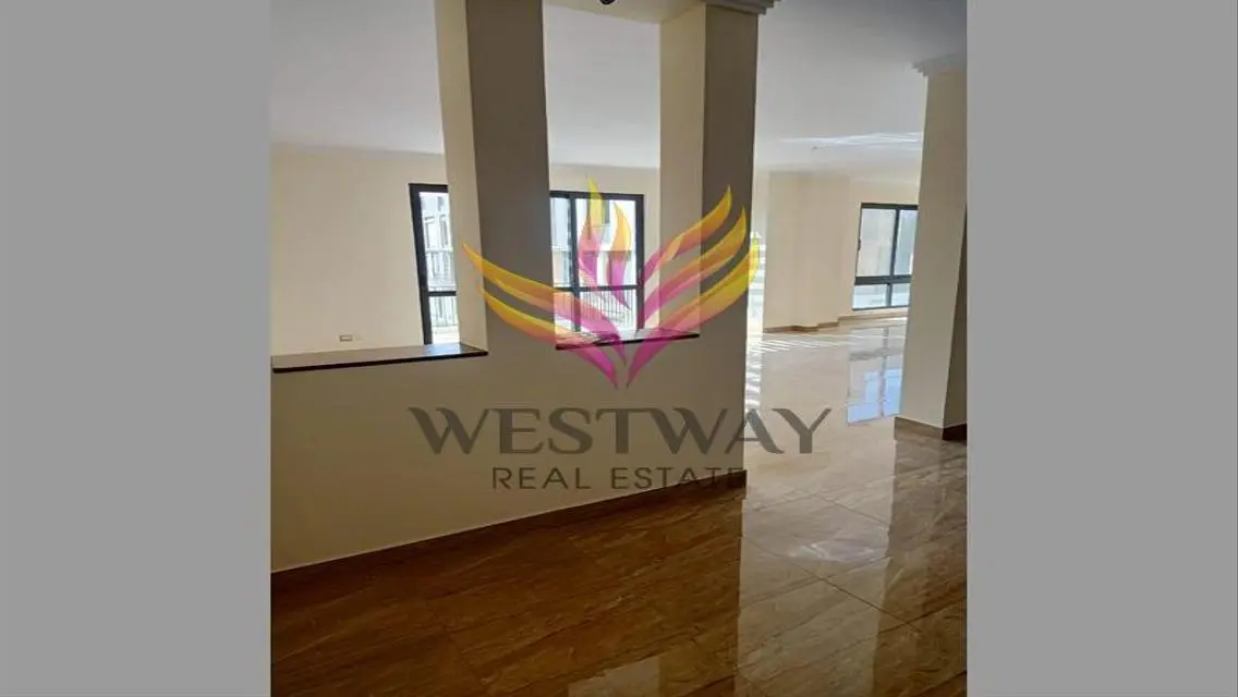 Upper Duplex for Rent in Westown, Beverly Hills