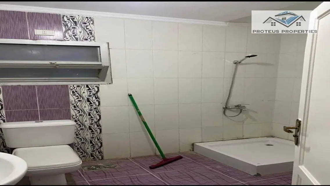 شقة للايجار بالرحاب ارضي بحديقه بجوار مول 2