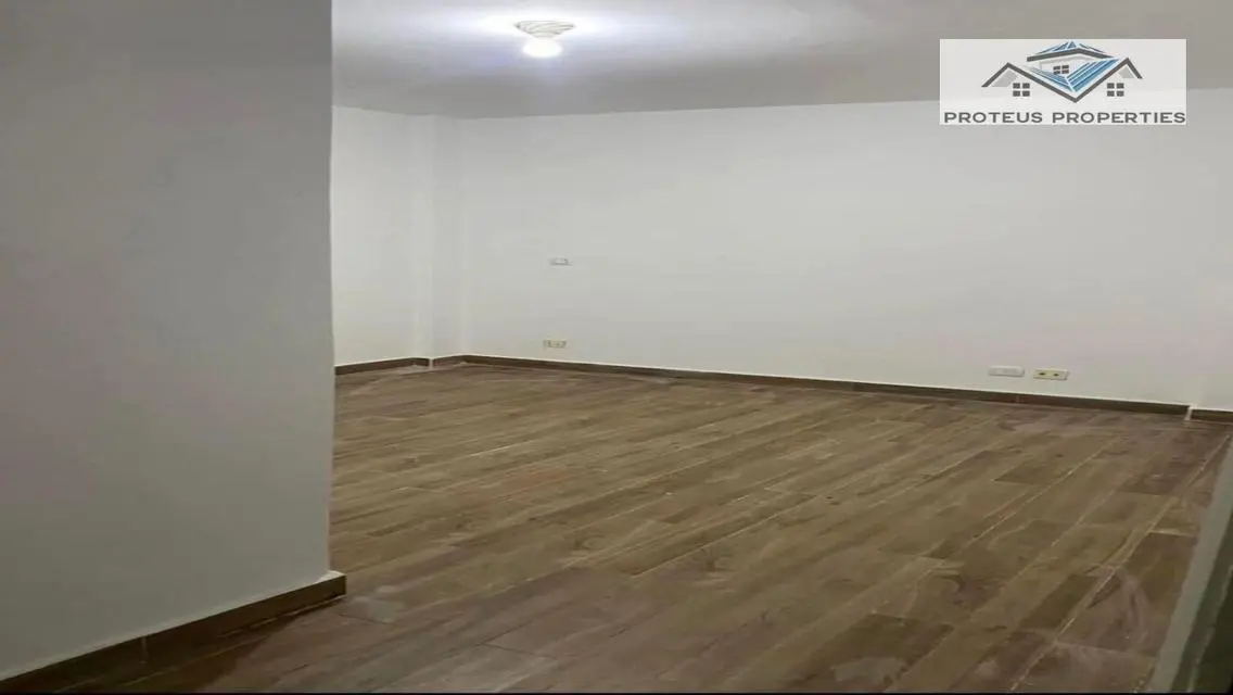 شقة للايجار بالرحاب ارضي بحديقه بجوار مول 2