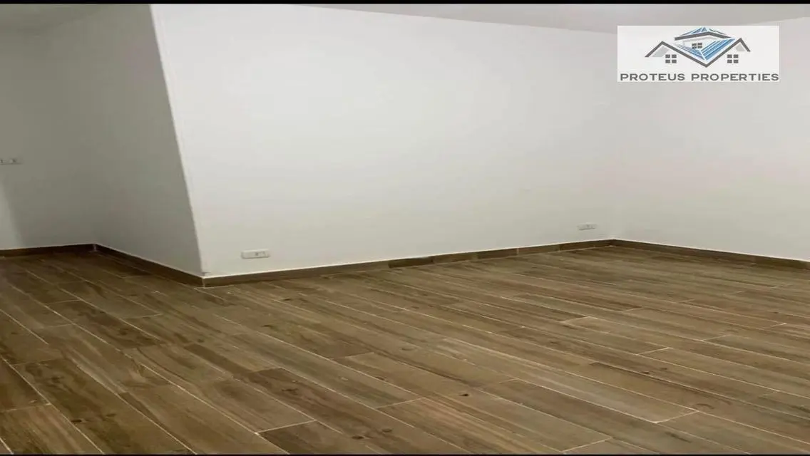 شقة للايجار بالرحاب ارضي بحديقه بجوار مول 2