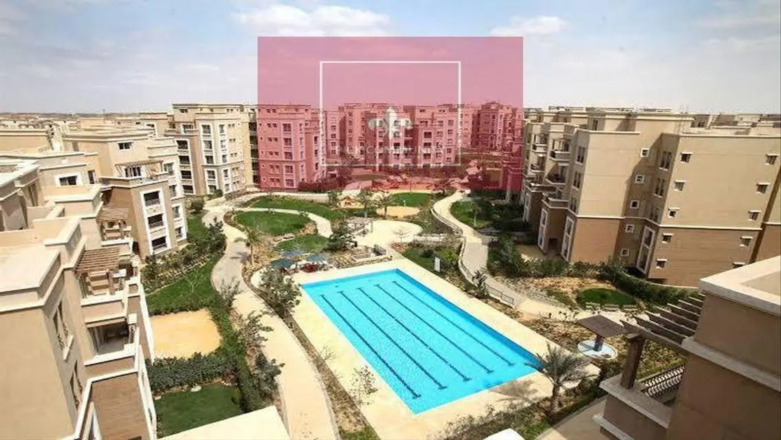 شقه فخمه للبيع في القطاميه بلازا بالتكيفات والمطبخ