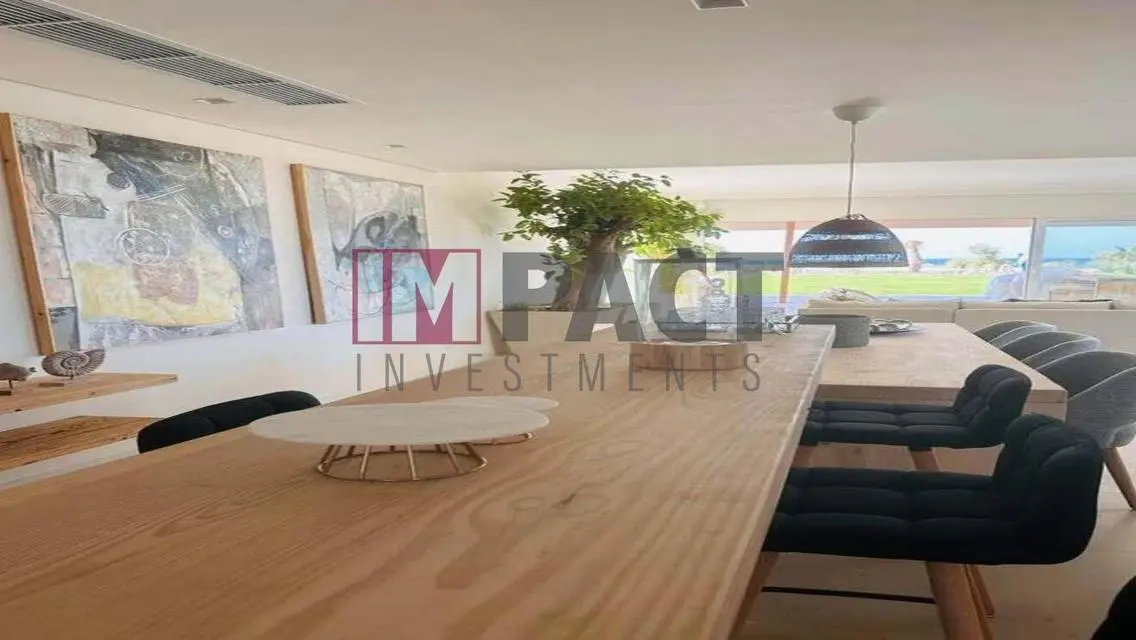 Luxurious Villa for Sale with Private Garden and Pool