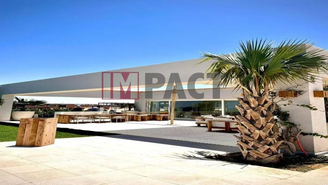 Luxurious Villa for Sale with Private Garden and Pool
