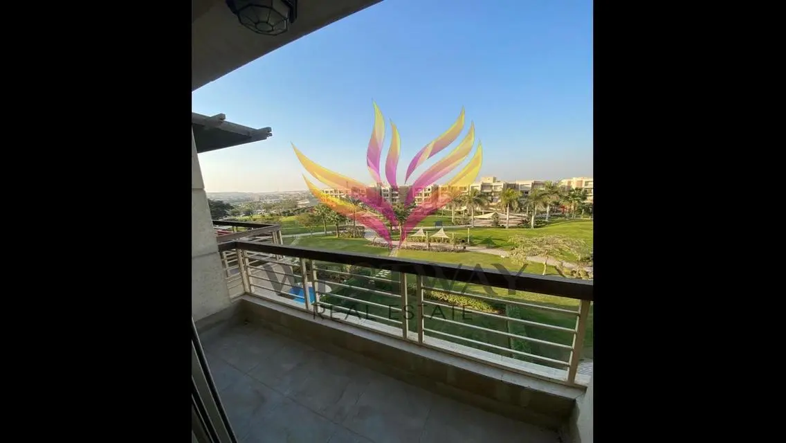 شقه مميزه  للبيع بكمبوند كارنيل نيو جيزه