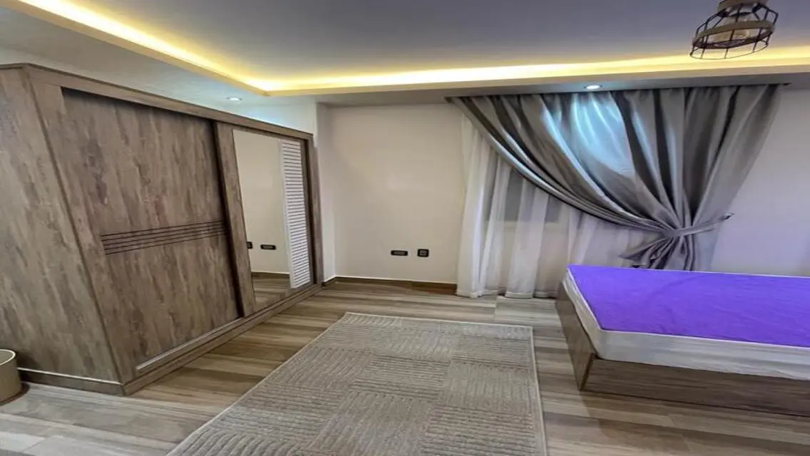 شقه الايجارالمفروش فى كمبوند زايد هايتس الشيخ ذايد