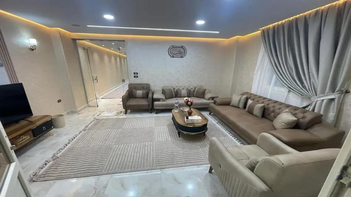 شقه الايجارالمفروش فى كمبوند زايد هايتس الشيخ ذايد