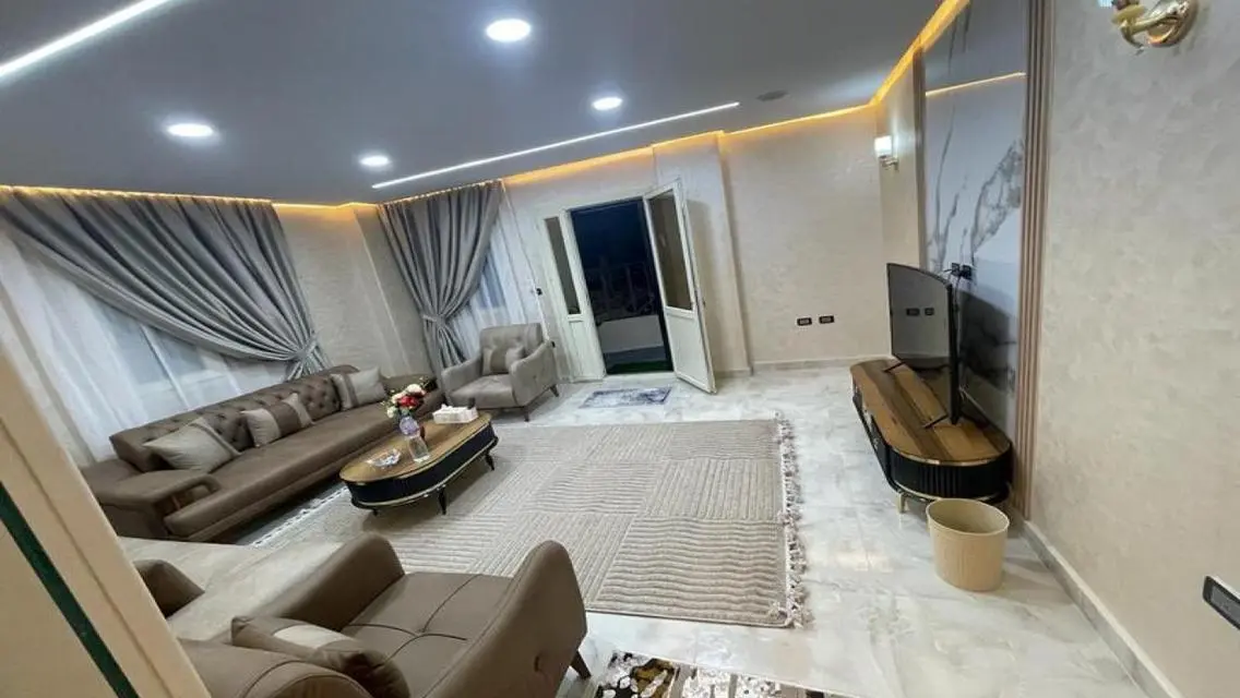 شقه الايجارالمفروش فى كمبوند زايد هايتس الشيخ ذايد