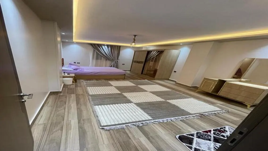 شقه الايجارالمفروش فى كمبوند زايد هايتس الشيخ ذايد