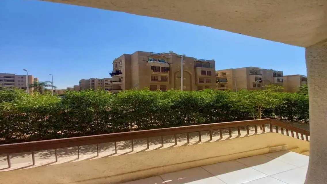 شقه الايجار المفروش ارضى بمدخل خاص الشيخ زايد 