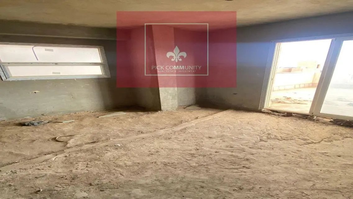بنتهاوس روف فيو جاردن وبحيره للبيع في جاردن هيلز