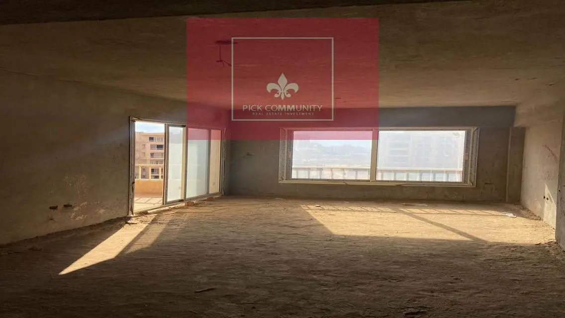 بنتهاوس روف فيو جاردن وبحيره للبيع في جاردن هيلز