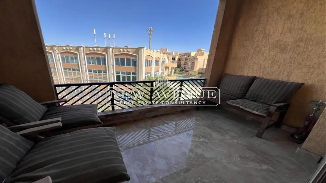 شقة مميزة 4 غرف متشطبة في هاي لاند بارك التجمع