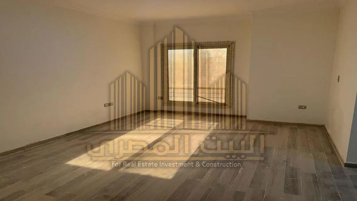 Ground floor for rent with a private garden in w/v