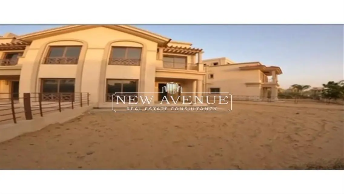 Delivered townhouse corner prime location in madinaty