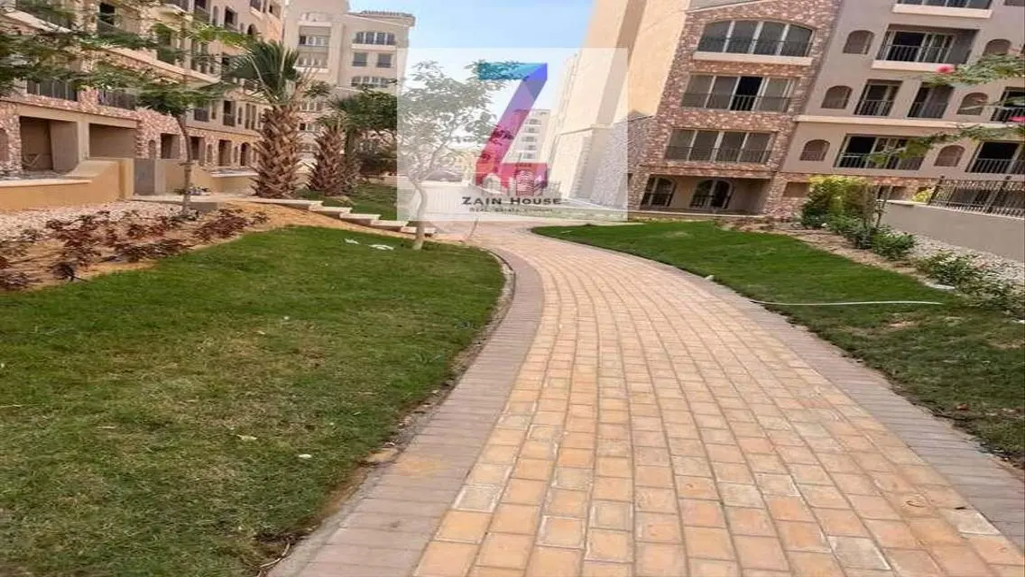 شقة 3 غرف دور متكرر نصف تشطيب في جرين سكوير