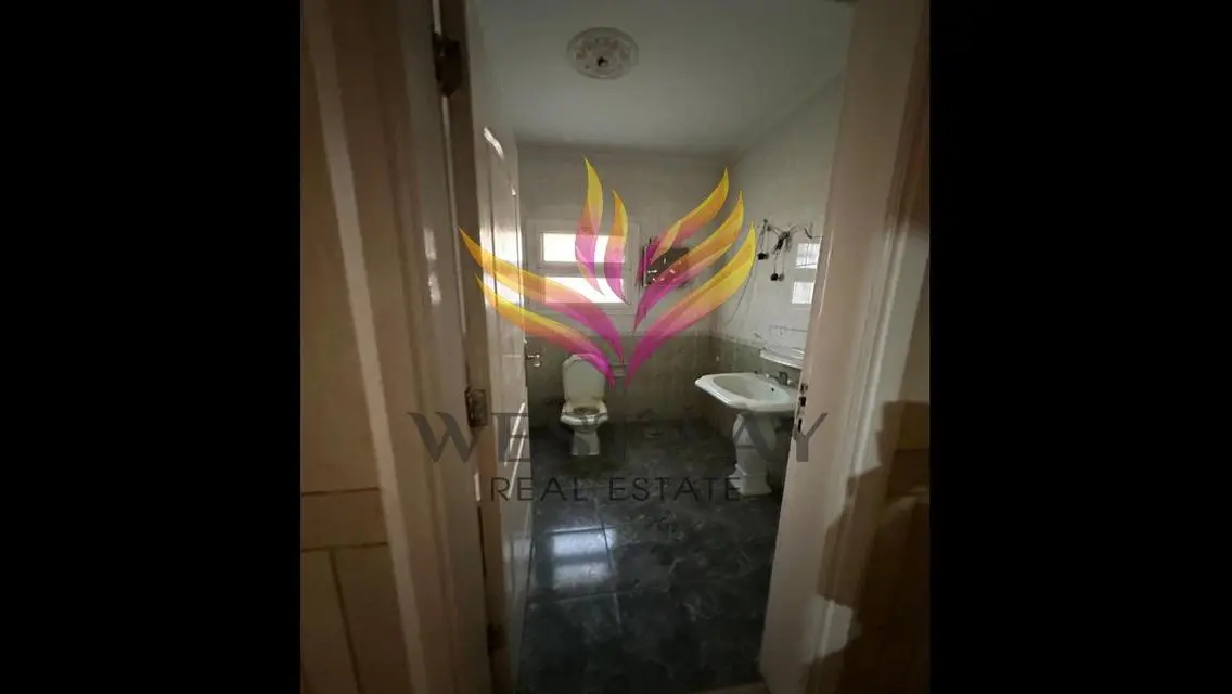 Beverly Hills, Phase 1,  First Floor