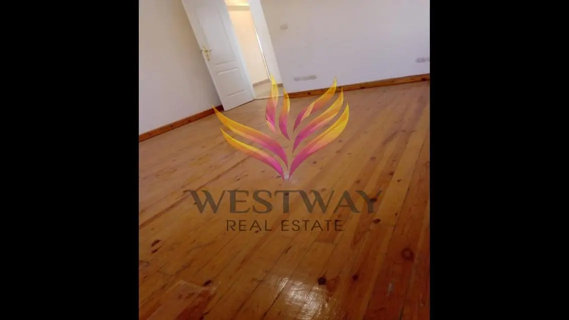 Beverly Hills, Phase 1,  First Floor