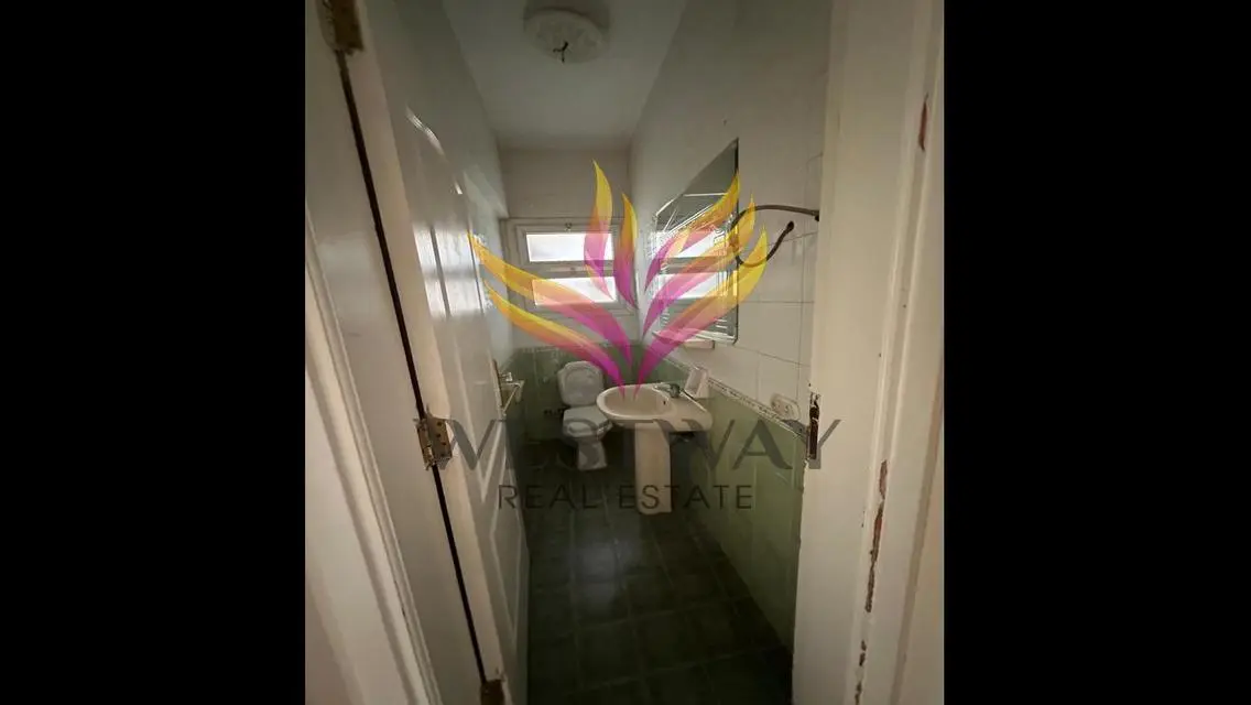 Beverly Hills, Phase 1,  First Floor