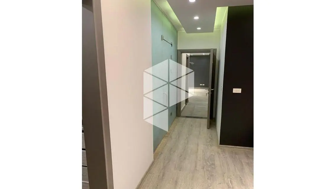 شقة فاخرة مع جميع الم amenities في Fifth Square