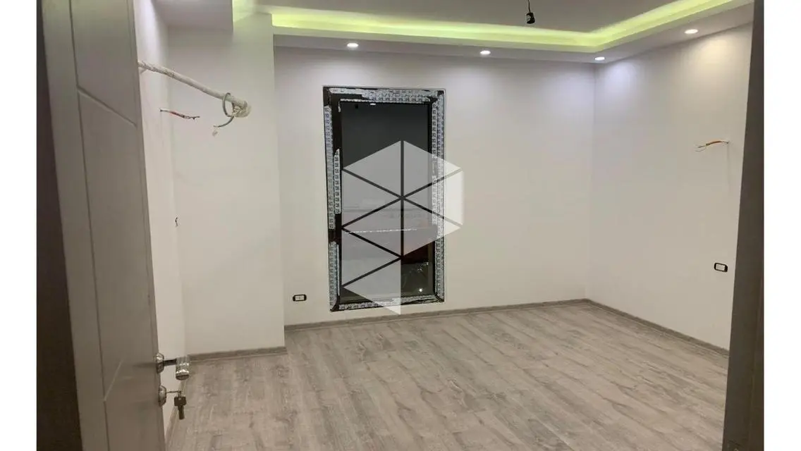 شقة فاخرة مع جميع الم amenities في Fifth Square