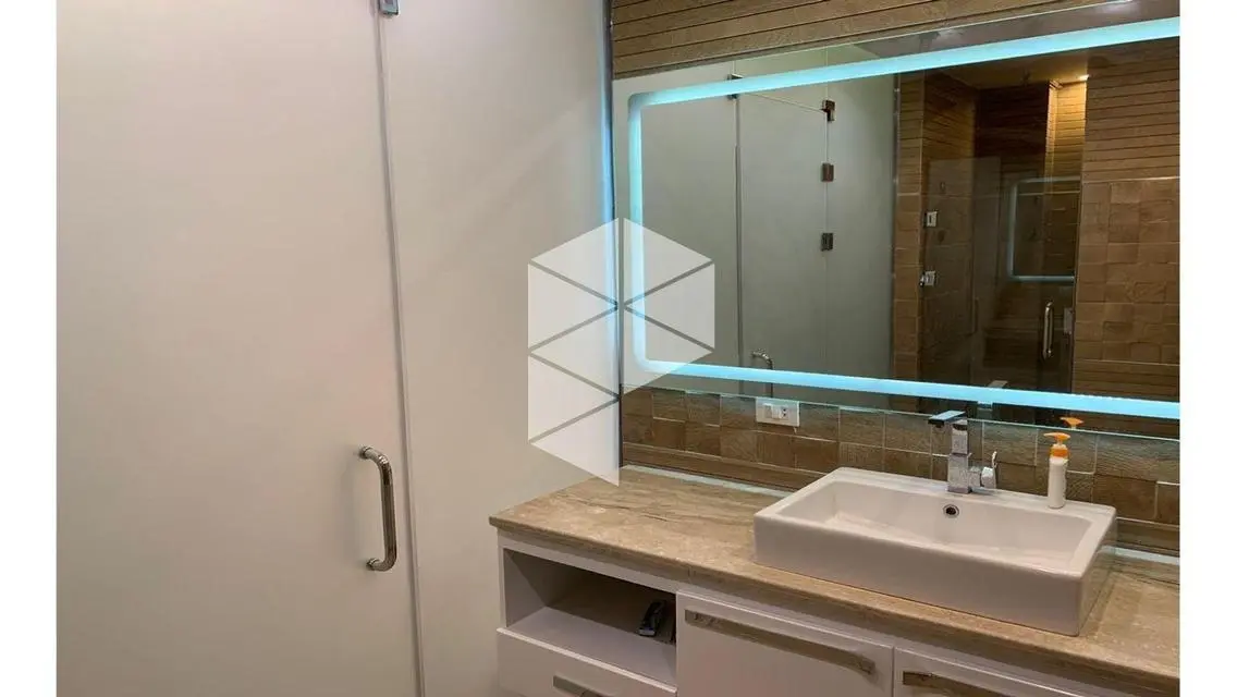 شقة فاخرة مع جميع الم amenities في Fifth Square