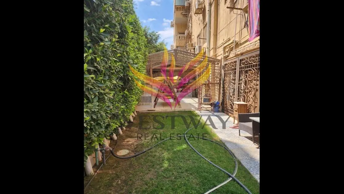 دوبلكس ارضي للبيع في بيفرلي هيلز