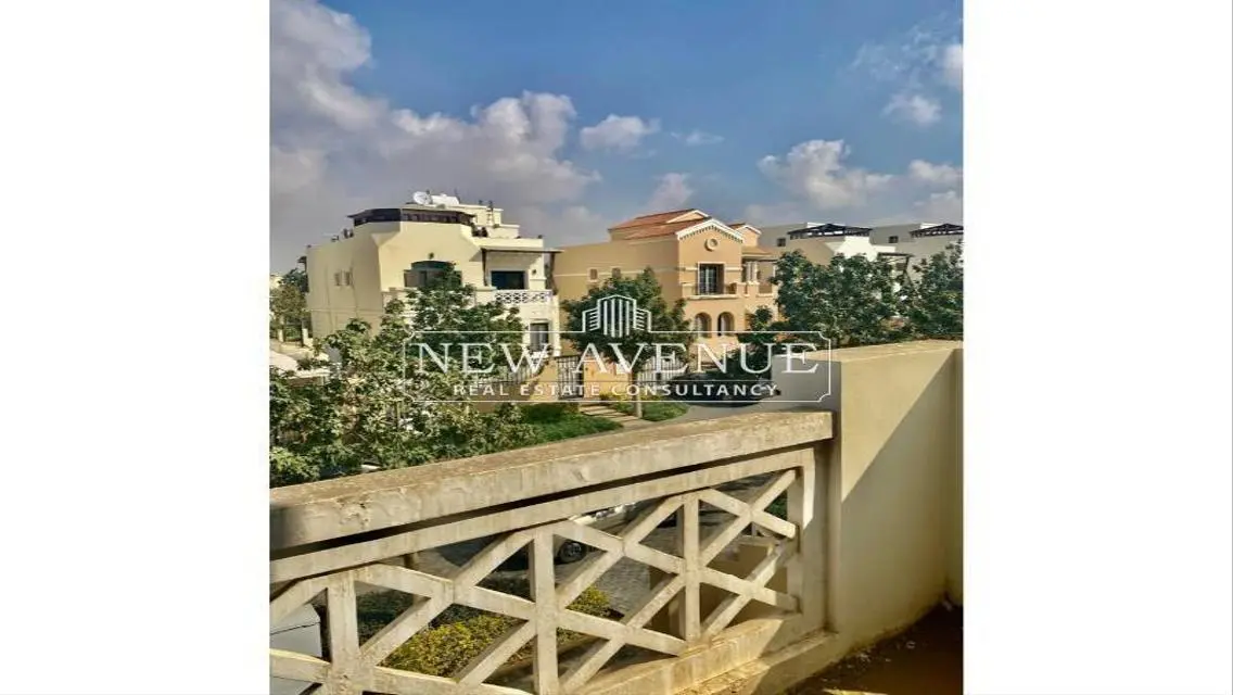 Standalone ready to move prime location in hyde park