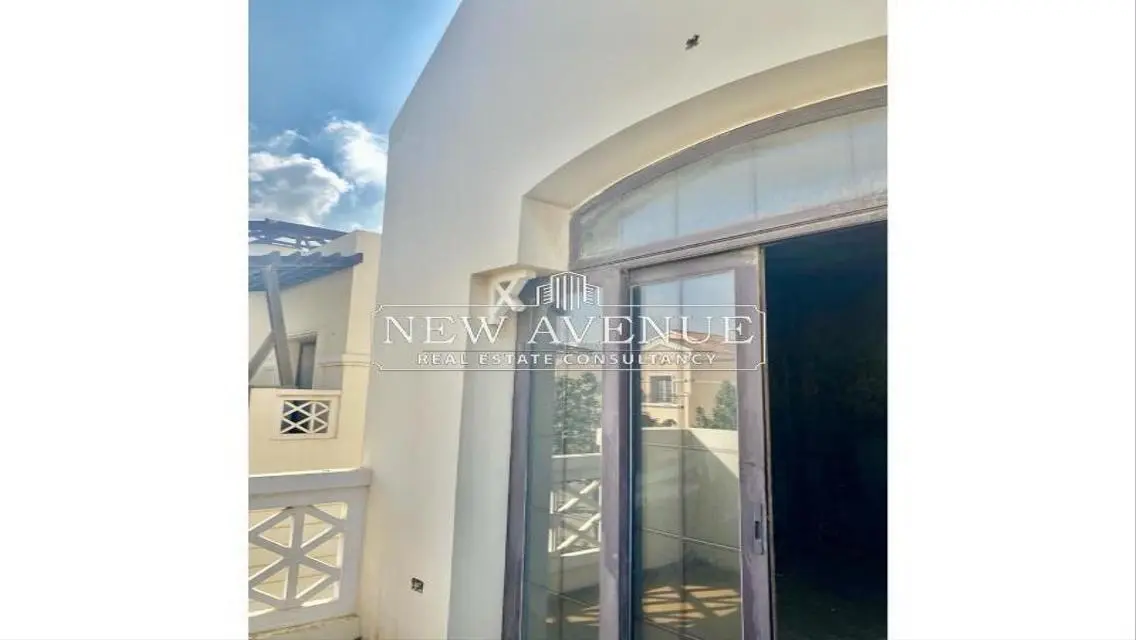 Standalone ready to move prime location in hyde park