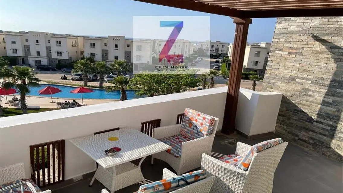 For sale a penthouse with a full view of the sea