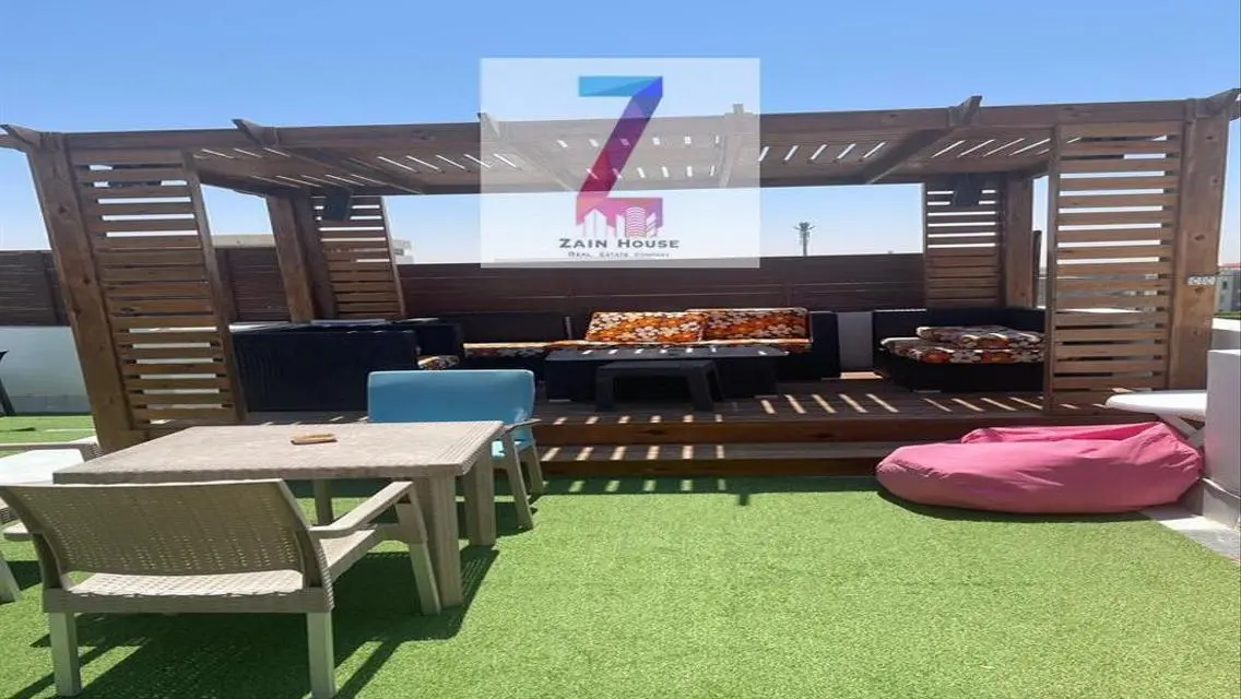 For sale a penthouse with a full view of the sea