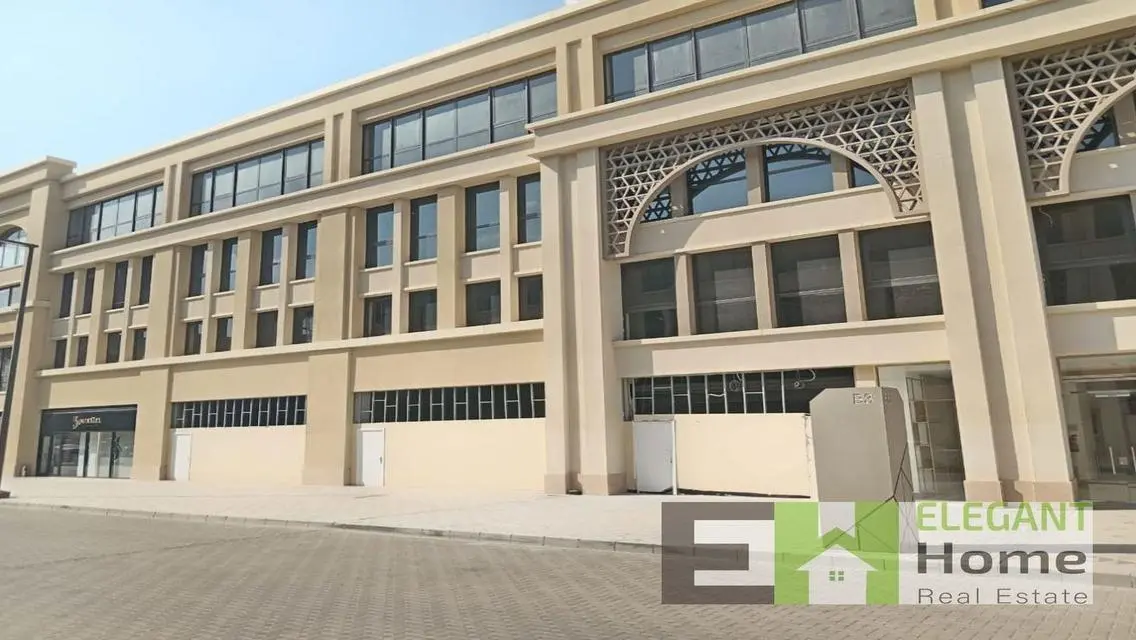 مكتب راقي للإيجار بموقع مميز في ميفيدا اعمار