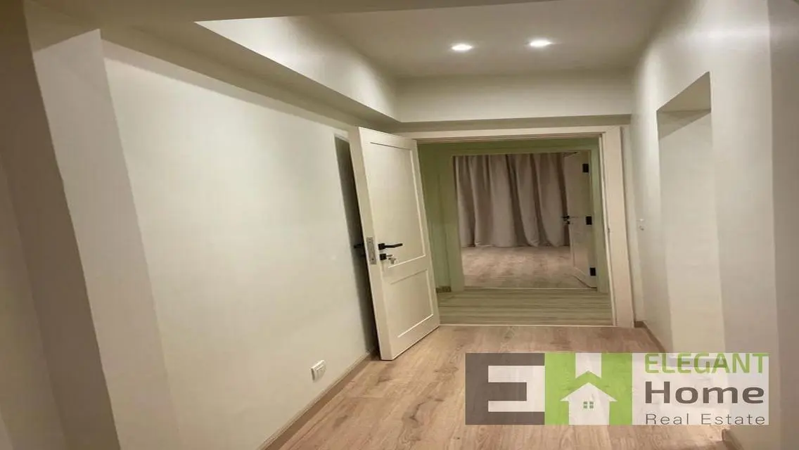 شقه بحري فيو Club house للبيع في ديستريكت 5