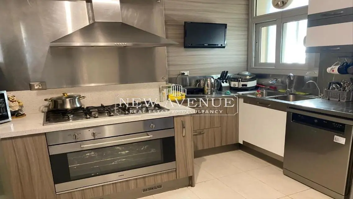 بنتهاوس موقع مميز متشطب بالكامل في فيلدج جيت