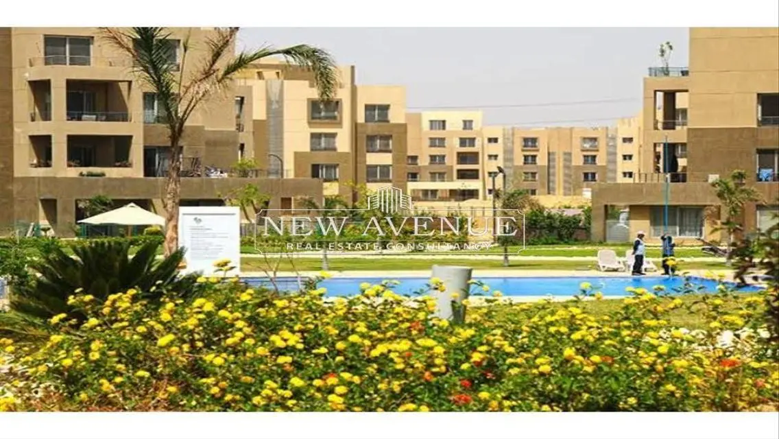 Fully finished apartment prime location in palm parks