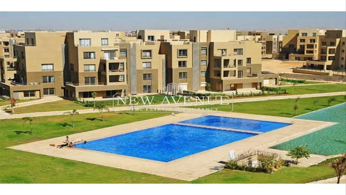 Fully finished apartment prime location in palm parks