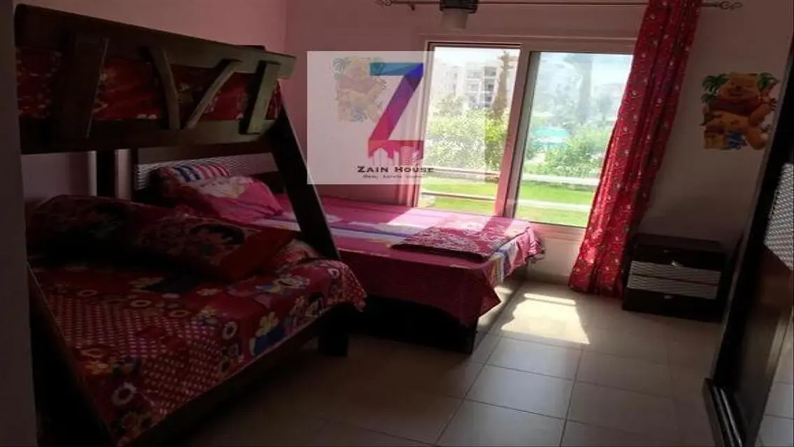 For sale a ground chalet with a garden furnished