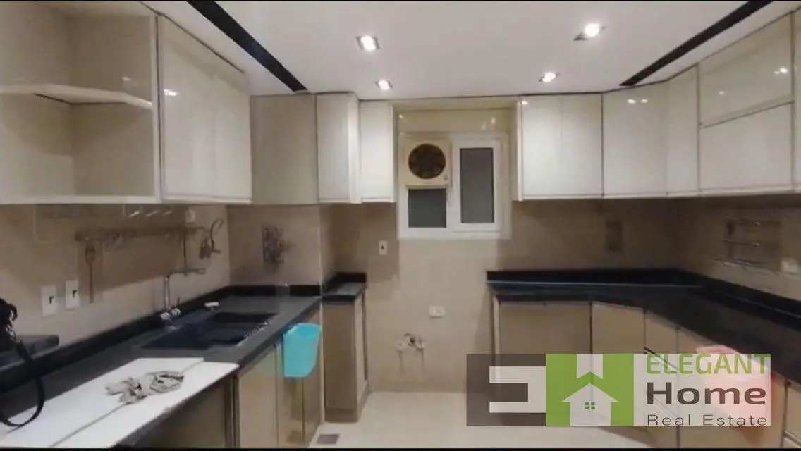 Apartment lake view for rent at the squre