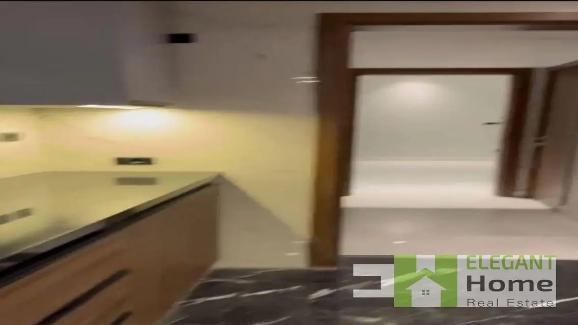 Luxury Duplex with garden for rent in Eastown