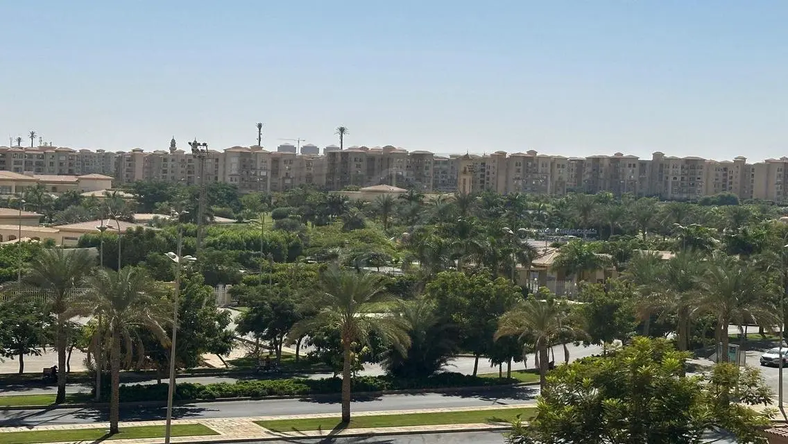 شقة للبيع في منطقة ب2 مع إطلالة رائعة