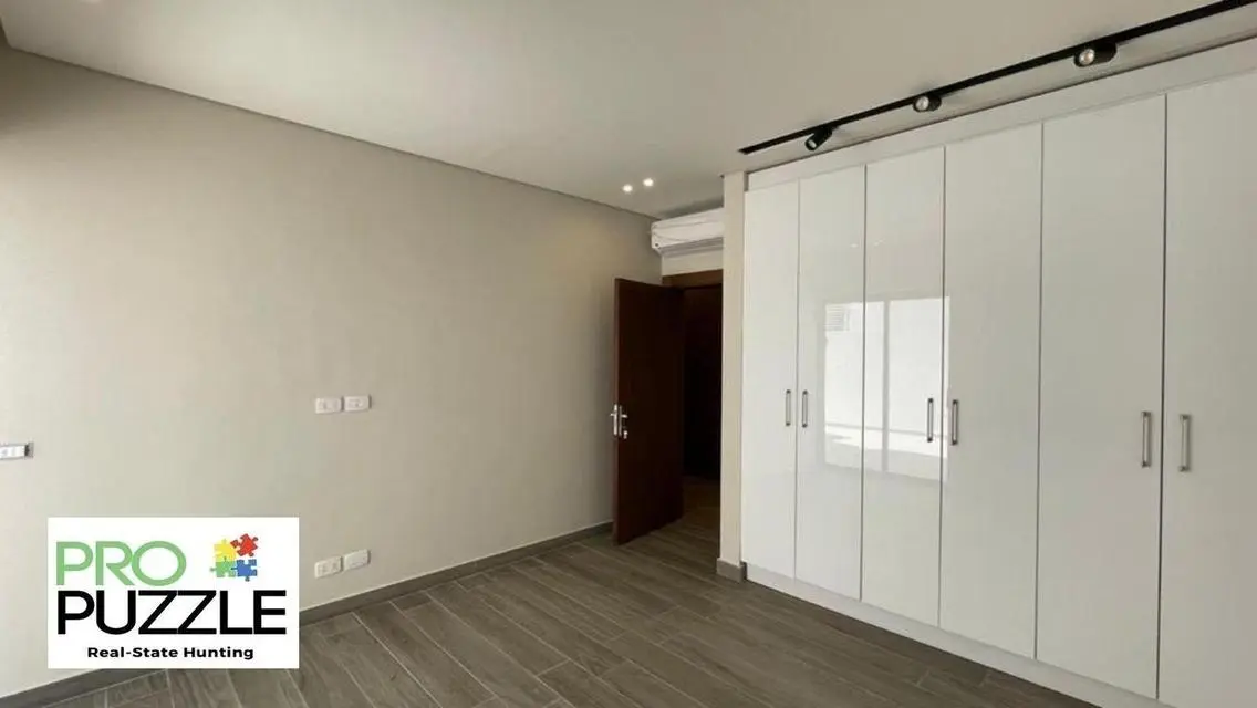 شقة للإيجار في كومباوند ليك فيو Residence