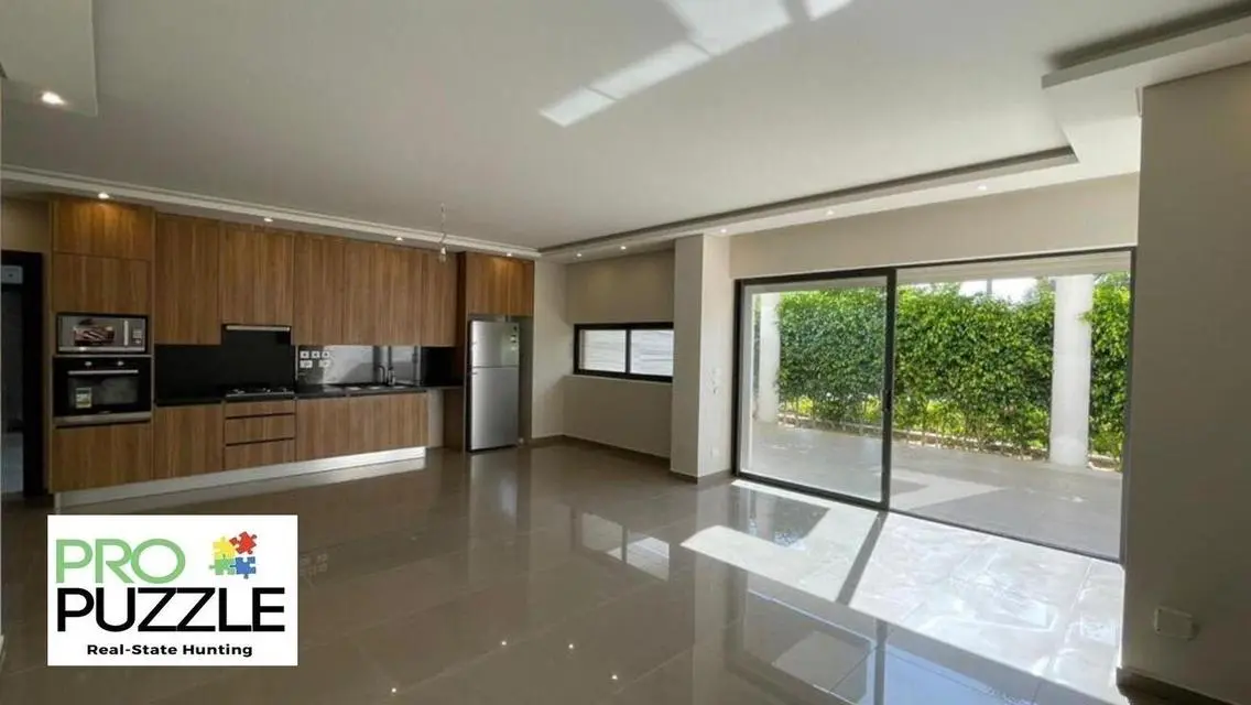 شقة للإيجار في كومباوند ليك فيو Residence