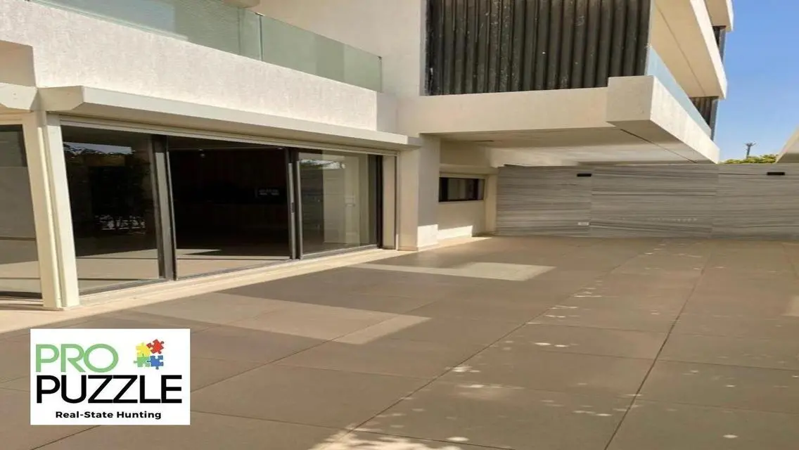شقة للإيجار في كومباوند ليك فيو Residence