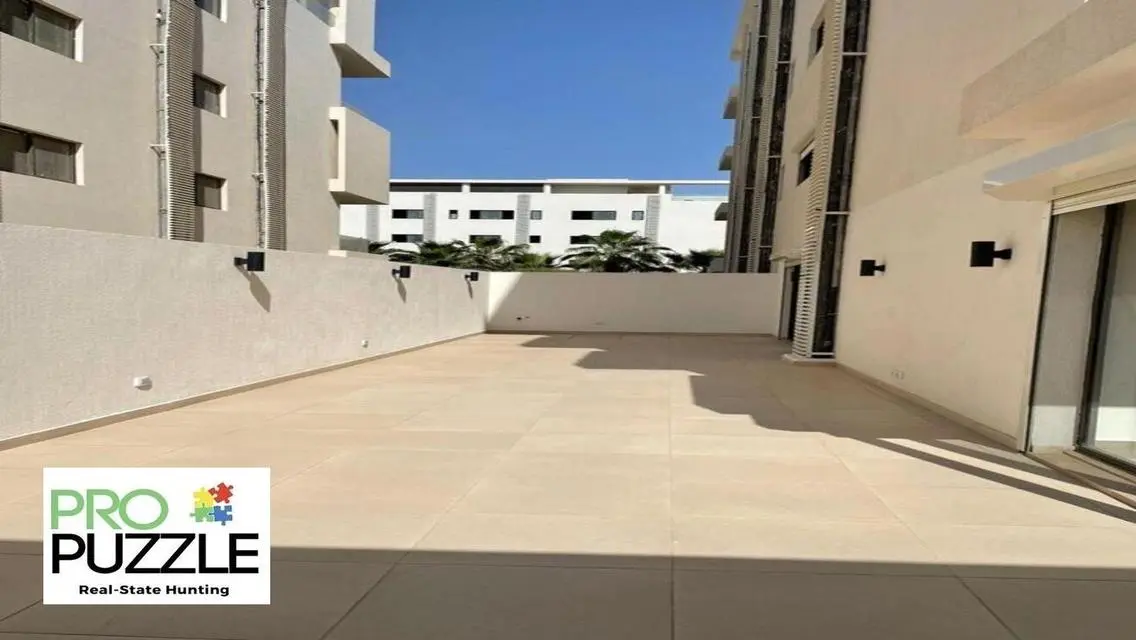 شقة للإيجار في كومباوند ليك فيو Residence