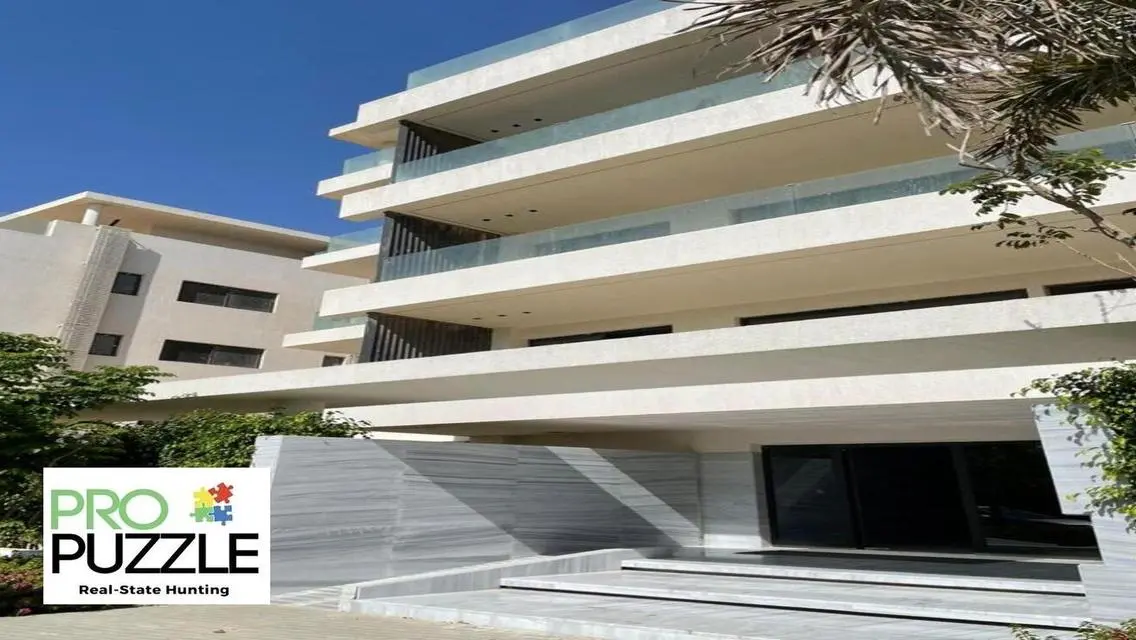شقة للإيجار في كومباوند ليك فيو Residence